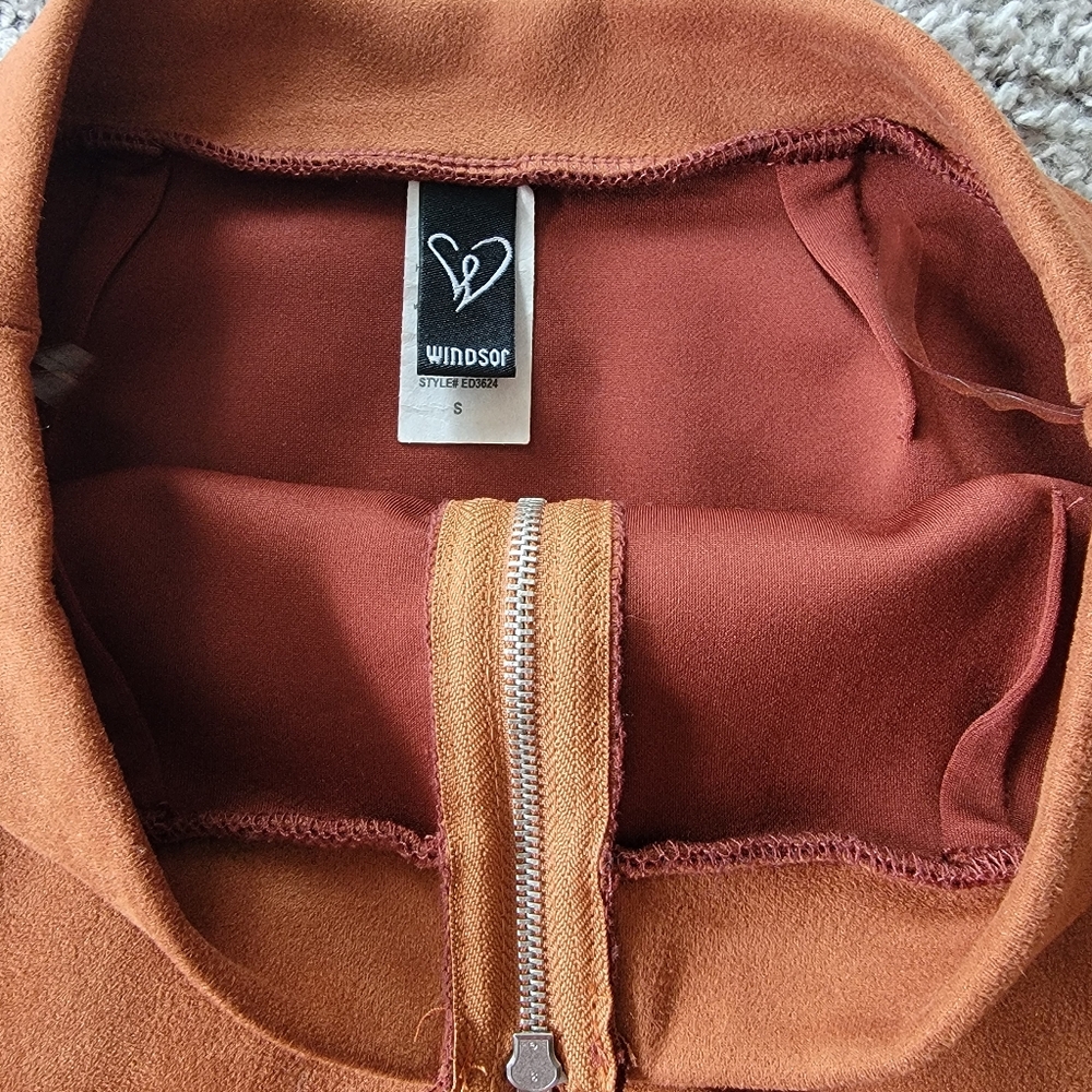 Windsor Zipper Front Mini Skirt Burnt Orange Size Small - Picture 3 of 4